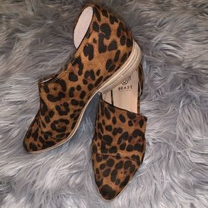 Leopard print flats